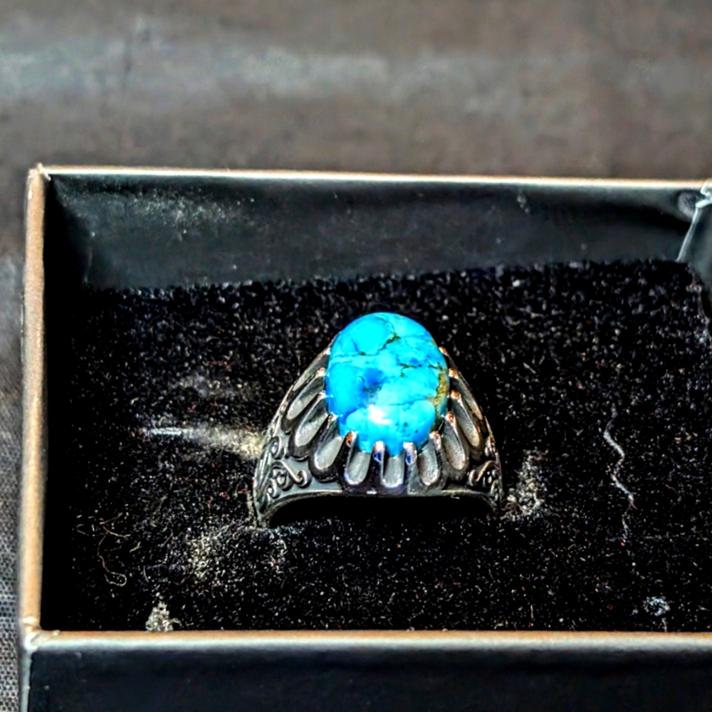 This hand made Turkish Turquoise Ring 925 sterling Silver Size 8